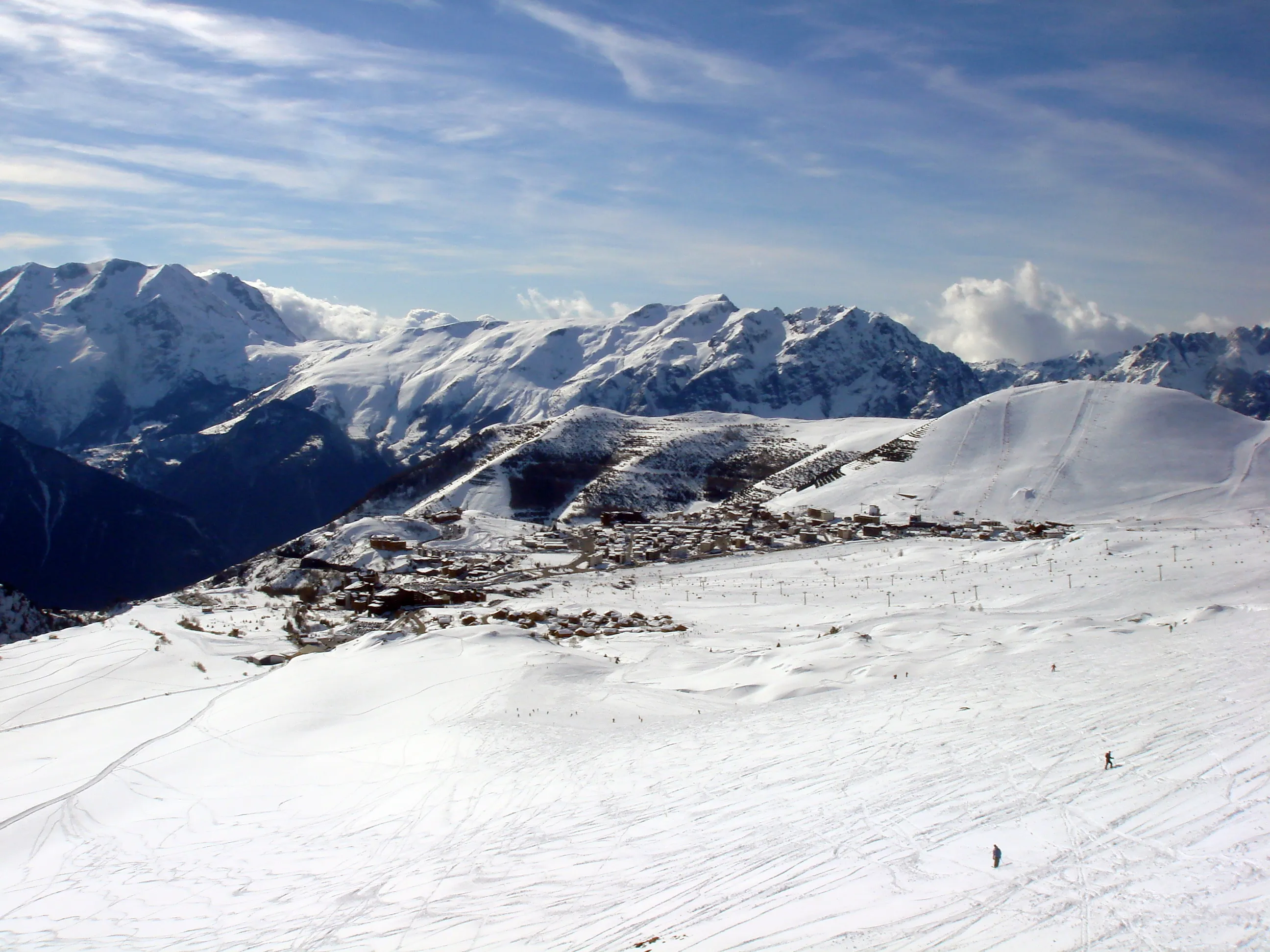 La station de l'Alpe d'Huez sous la neige
